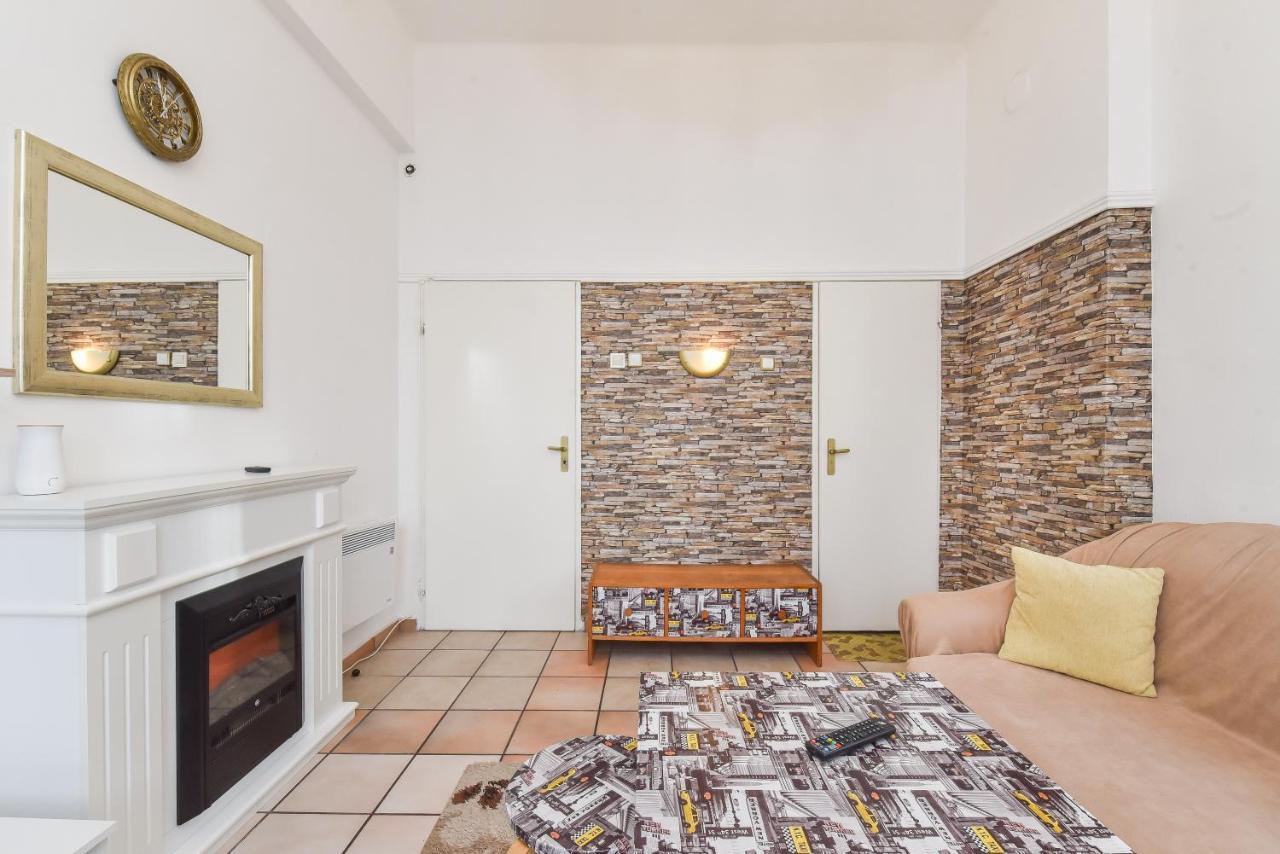 Historical Lion'S Bridge 1-Bedroom Apartment By Flat Mаnager Sófia Exterior foto